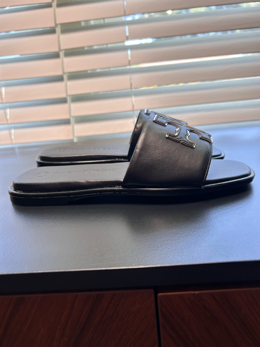 Tory Burch Black Leather DOUBLE T SPORT SLIDE Sandals with Gold Trim Logo 7.5 - Picture 4 of 8
